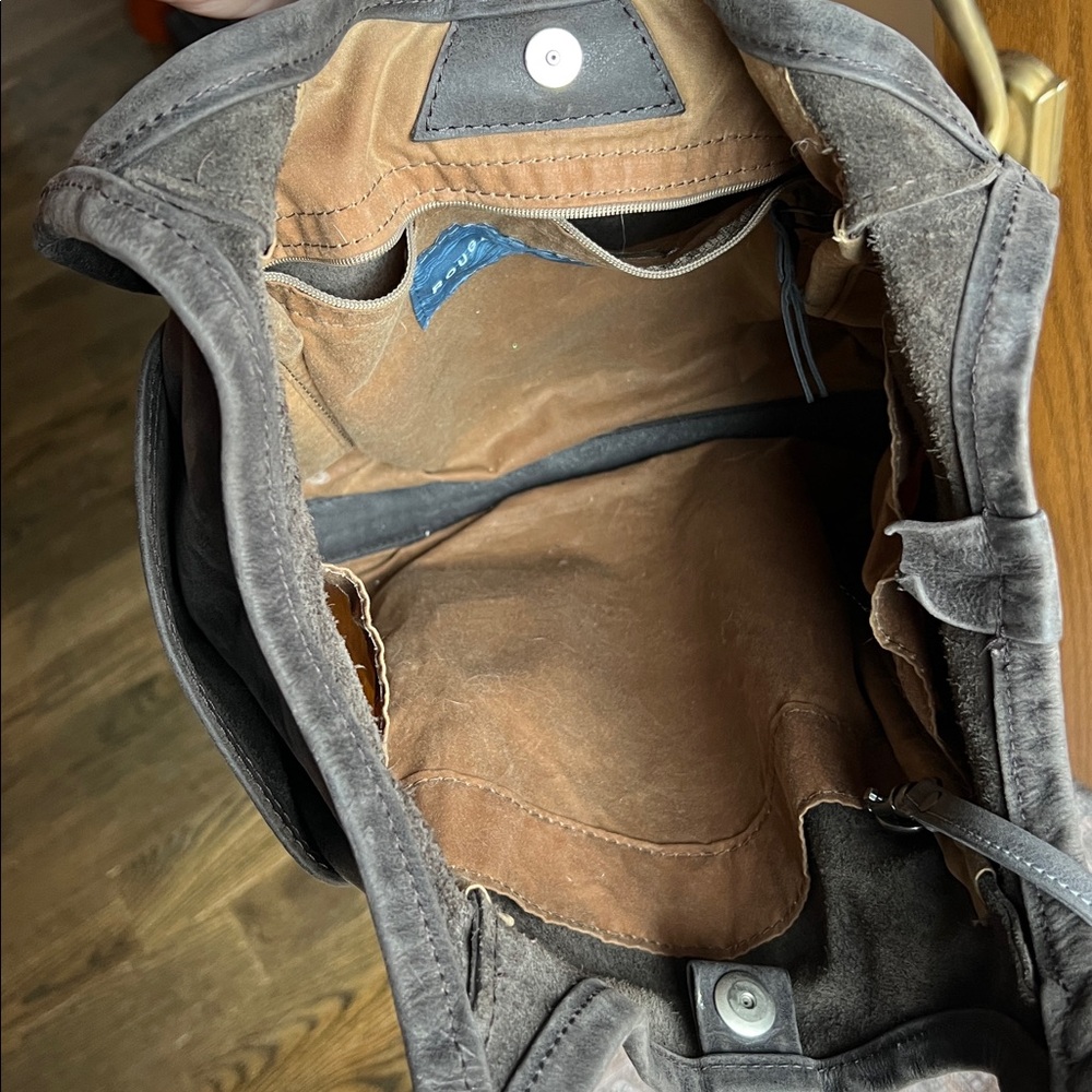 Rough & Tumble Minimal Tote - coal leather - small - Picture 3 of 14